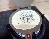 Foto langkah ke 5 dari resep Kue Semprong Wijen.