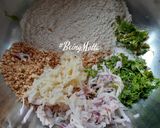 A picture of step 2 of Upvaas Thalipeeth.