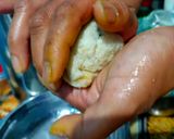 A picture of step 9 of Breadvada or Aloo bonda.