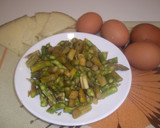 Foto del paso 2 de la receta: Tortilla de espárragos trigueros y queso