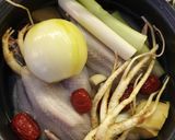 Foto langkah ke 4 dari resep Samgyetang, Kuah Ayam Gingseng.