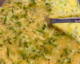 Foto del paso 5 de la receta: Tortilla de calabacín 🥚🥒