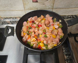 Foto del paso 2 de la receta: Pollo tex mex con calabacín