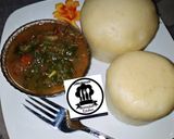 A picture of step 8 of Alkubus with spinach soup.