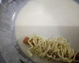 Foto langkah ke 3 dari resep Sosis mie telur gulung.
