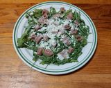 Foto del paso 2 de la receta: Ensalada de arúgula con prosciutto y queso azul