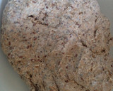 Foto del paso 3 de la receta: Pan integral de chía y linaza