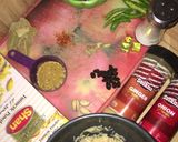 A picture of step 1 of Mandi rice.