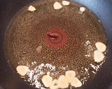 Foto del paso 3 de la receta: Merluza en salsa verde con gulas