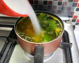 Foto langkah ke 1 dari resep Wedang Kunyit Asem Daun Jeruk.