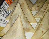A picture of step 2 of Qeemay ke samosay.