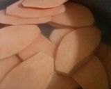 Foto langkah ke 1 dari resep Ubi jalar goreng.