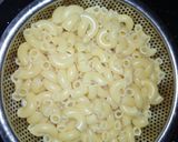 A picture of step 1 of Vegetable Chicken Mince Macaroni.