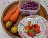 Foto langkah ke 1 dari resep 46. Acar Timun Wortel tanpa Cuka dari resep warisan keluarga.