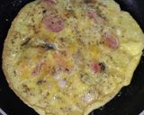 A picture of step 4 of Sausage Mushroom Omelette.