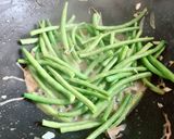 Hình bước làm 2 của món Đậu Que Xào Tim Bò