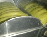 Foto langkah ke 7 dari resep Roti sisir pandan.