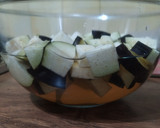 Foto del paso 1 de la receta: Tortilla de berenjena y cebolla