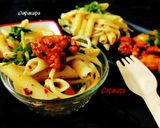 পাস্তা আগলিও ই ওলিও উইথ সসি চিকেন(pasta aglio olio with saucy chicken) রেসিপির ধাপ 3 ছবি