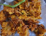 कांदा भजी (kanda bhaji recipe in marathi) रेसिपी स्टेप 5 फोटो 