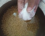 A picture of step 2 of Boiled white chickpeas.