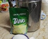 A picture of step 1 of Lemon pepper drink.