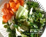 Foto langkah ke 2 dari resep Sayur Sop Sosis.