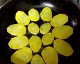 A picture of step 2 of Potato upside down Omelette.