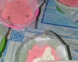 Foto langkah ke 6 dari resep Bolu Kukus Semangka.