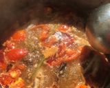 A picture of step 5 of Khanom Jeen Nam Ngiao with Chicken Feet.