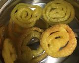 सूजी की जलेबी (Suji ki jalebi recipe in hindi) रेसिपी चरण 6 फोटो