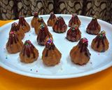 A picture of step 9 of Lava chocolate biscuit modak.