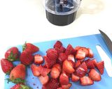 Hình bước làm 4 của món Coconut Panna cotta with strawberry sauce