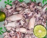 Foto langkah ke 1 dari resep Cumi Saus Tiram.
