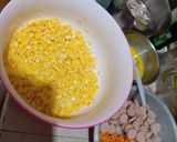 Foto langkah ke 2 dari resep 67. Egg Chicken Sausage Corn Soup.