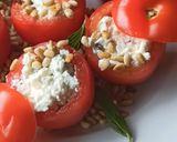 Une image de l'étape 3 de Petites tomates farcies feta, basilic et pignons de pin.