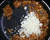 A picture of step 3 of Egg samosa with gravy.