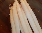 Foto del paso 7 de la receta Merluza en salsa con espárragos y guisantes 🐟