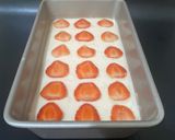 Foto langkah ke 10 dari resep Strawberry cake pudding.