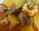 Foto del paso 6 de la receta: Costillas de cerdo con sepia, patatas y langostineras