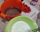 Csokis-epres desszert kekszalappalđđ« recept fĂĄzis 3 fotĂłja
