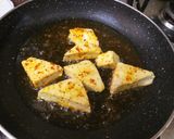 A picture of step 2 of Paneer spinach.