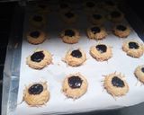 Foto langkah ke 6 dari resep Thumbprint Cookies.