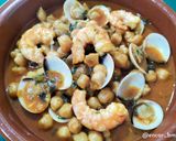 Foto del paso 9 de la receta: Garbanzos con almejas y langostinos
