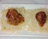 A picture of step 8 of Slurry meatballs with garlic fried spaghetti.