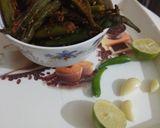 A picture of step 7 of Bharwa bhindi.