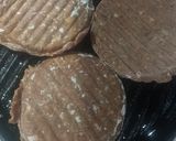 Foto del paso 2 de la receta: Hamburguesas caseras en pan casero, ali oli y a caballo