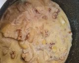 Foto del paso 4 de la receta Dados de pollo en salsa de calabacín y nueces
