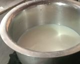 A picture of step 2 of Makhana kheer.