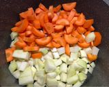 Tejszínes karalábéleves recept fázis 2 fotója